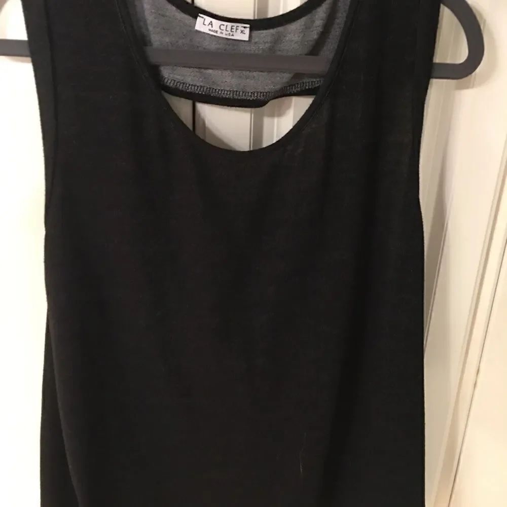 La Clef Open Back Keyhole Tank - Picture 3 of 15